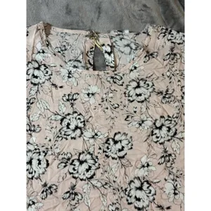 NWT Soirée Women‎ Blouse Short Sleeve Pale Pink Floral Crew Neck Size 1X thumbnail 5