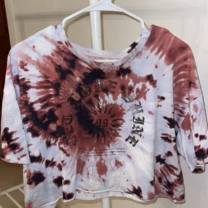 Hollister “Let Love Shine” Cropped Tee thumbnail 1
