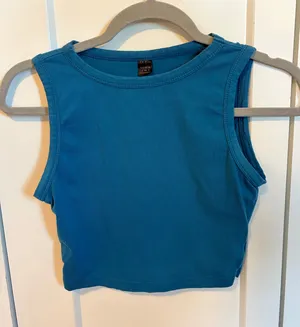 Cropped Halter Shein thumbnail 1