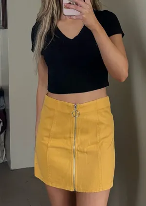 Yellow mini skirt Size M thumbnail 1