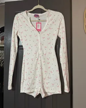 $55 NWT Edikted Mindy Printed Pointelle Romper Size Small Bows Coquette thumbnail 1