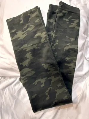 SPANX High Waisted Dark Green Camo Leggings Thick Material Stretchy Size Md EUC thumbnail 1