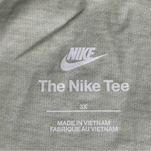 Nike Women’s Short Sleeve T-Shirt thumbnail 5