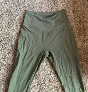 Halara Green  Crossover Leggings thumbnail 2