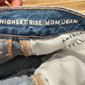 American Eagle Highest Rise Mom Jeans Women’s 4 thumbnail 2