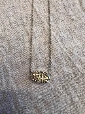 Kendra Scott Elisa Gold and White Necklace thumbnail 4