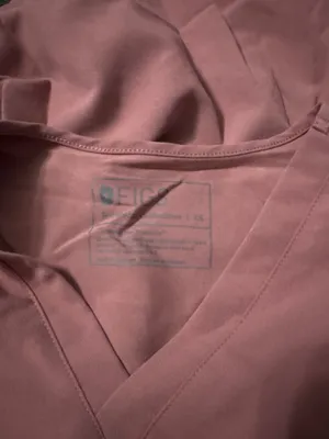 FIGS Scrub Top Women’s One-Pocket thumbnail 3