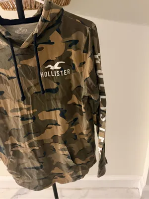 Hollister Men's Camo Pullover Hoodie in Green/Brown/Black thumbnail 4