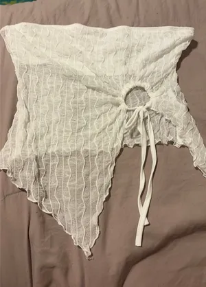 White asymmetrical crop top with adjustable string Size M thumbnail 1