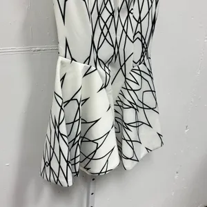NWT‎ Rumor Boutique White Black Geometric Scuba Fit Flare Mini Dress Small Nylon thumbnail 7