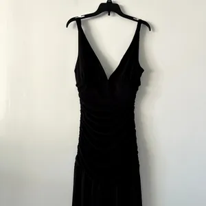 Camila Coelho Black Ruched Deep V Midi Dress Sleeveless Evening Cocktail Dress thumbnail 3