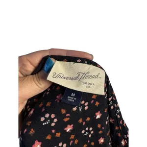 Universal Thread Black Floral Tie-Keyhole Peasant Top thumbnail 4
