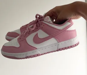 Nike Dunk Low thumbnail 1