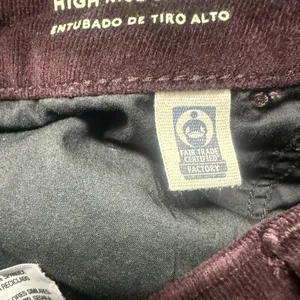 Universal Threads Rich Burgundy Corduroy Pants size 4 thumbnail 5