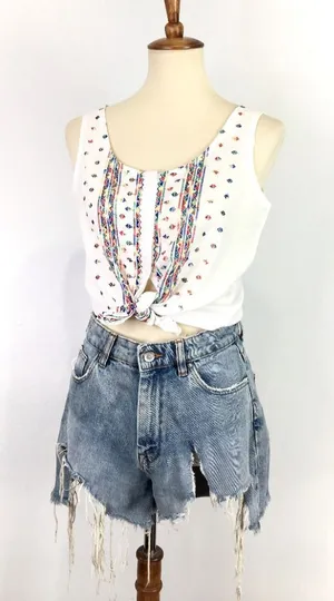 Vintage western embroidered white button up tank top Size Medium 9-10 thumbnail 1