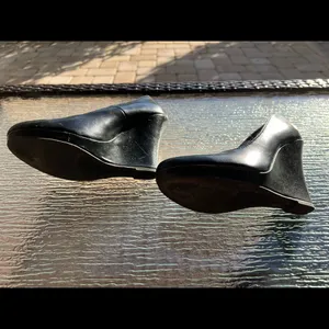 Women’s Black Extra Comfy Shoes Size 6 thumbnail 5
