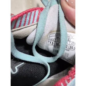 Brooks Women's Pink and Blue Trainers thumbnail 5