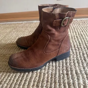 Born Elia Brown Suede Ankle Boots Womens 6М Side Zip Comfort thumbnail 3