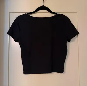 Hollister Black Must Have Collection Ribbed Baby Tee thumbnail 2