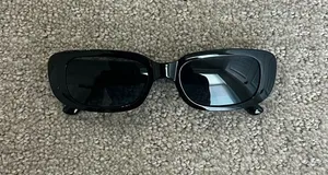 Black Retro Sunglasses thumbnail 1