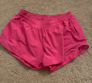 Lululemon Hotty Hot Shorts 2.5" Low-Rise thumbnail 1