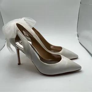 Badgley Mischka Kinsley Pointed Toe Bridal Shoes with Bows white silk SZ 9 NWOB thumbnail 6