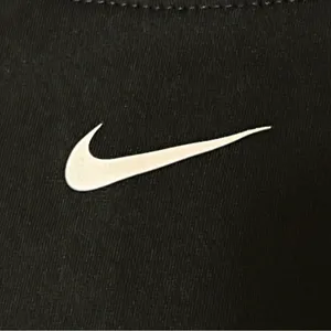 Nike front swoosh logo Tshirt, Dry-Fit, black, size L thumbnail 12