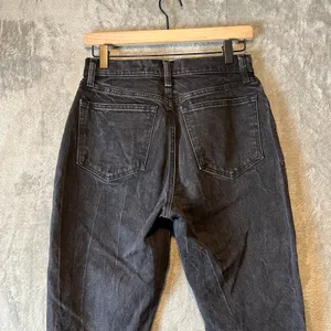 Abercrombie & Fitch High Rise Mom Jeans Size 26 Regular‎ Black Distressed thumbnail 6