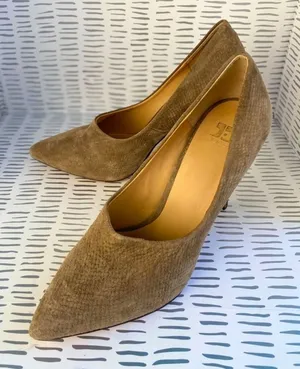 Joes Jeans‎ Womens Taupe Suede Snake Embossed Pointed Toe Stiletto Pumps Sz 8.5M thumbnail 1