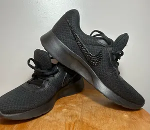 Nike New women's athletic shoes. Size 7.5. $30. thumbnail 1