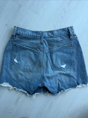 Madewell Relaxed Mid Length Denim Shorts in Size 28 thumbnail 2