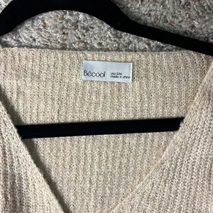 Lizard Thicket Cropped drawstring sweater! thumbnail 2