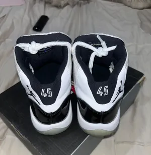 Air Jordan 11s thumbnail 5