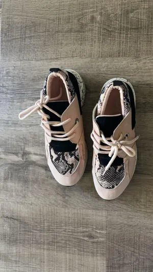 Boutique Shoes Size 8 thumbnail 2