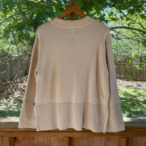 Gap Women's Long Sleeve Taupe Crew Neck Sweater Size L. NEW thumbnail 2