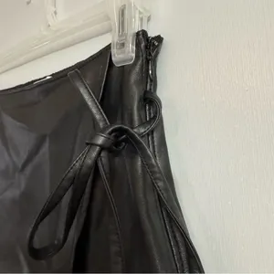 Abercrombie & Fitch Black Faux Leather Mini Skort Skirt Size‎ XXS thumbnail 7