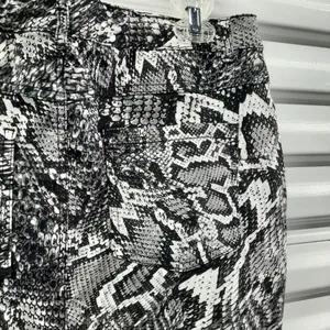 Y2K Snake Print Short Skirt Women's Size Large Black Gray Biker Moto Grunge thumbnail 3