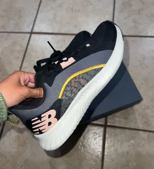 New balance tennis shoe thumbnail 1