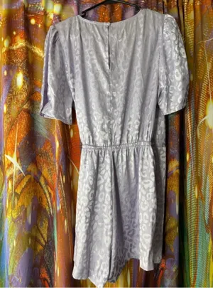 Entro Women’s Satin Leopard Print Romper L Lavender V-Neck Belted Tie Waist thumbnail 3
