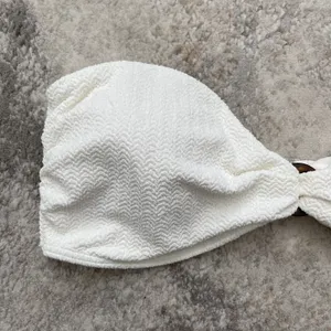 Abercrombie White Texture Cinched O Ring Swim Bandeau Bikini Top NEW thumbnail 4