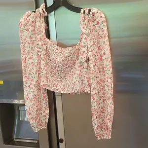 💕ASTR THE LABEL💕 Floral Tie Shoulder Long Sleeve Top ~ Pink Floral Print M NWT thumbnail 11