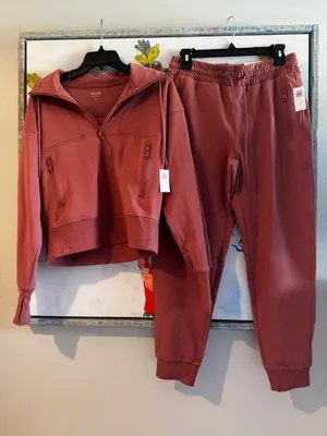 Old Navy Athletic Set thumbnail 1