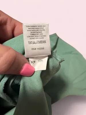 Figs Women's Green V-Neck Scrub Top thumbnail 5