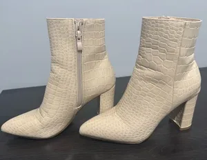 Cowboy TOP Moda Textured Cream Ankle Booties thumbnail 1