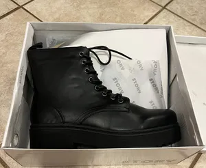 Story Boots Size 8.5 thumbnail 1