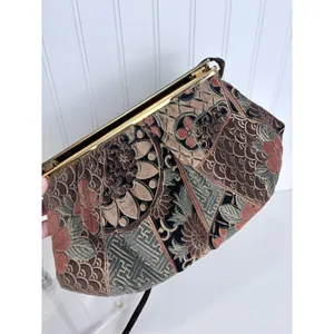 Vintage 80s Tapestry Patchwork Floral‎ Crossbody Bag Gold Frame Clasp Boho thumbnail 3
