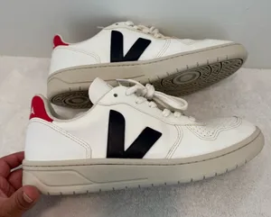 Veja V-Sneakers in Colorblock size 9 thumbnail 1