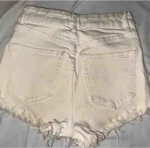 ZARA White Denim Shorts High-Rise thumbnail 2
