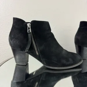VIONIC Black Leather Suede Sterling Zipper Low Heel Preppy Fall Ankle Booties thumbnail 4