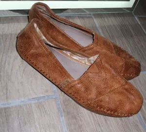 BOBS Skechers Women’s Chestnut Brown Slip sneaker flats thumbnail 1